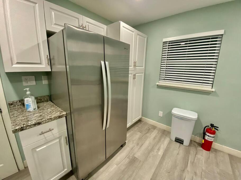 Serene Renovated Oasis Near Downtown Area Holiday home *