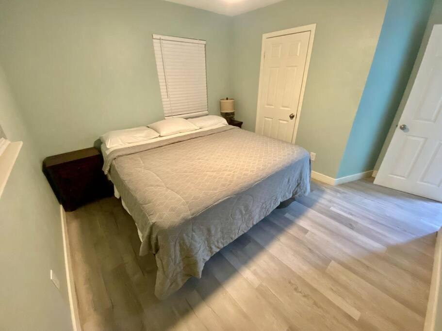 Serene Renovated Oasis Near Downtown Area
