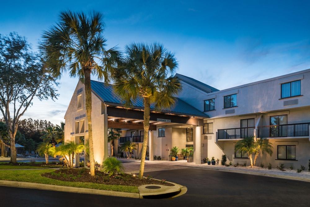 Doubletree By Hilton Hotel Gainesville