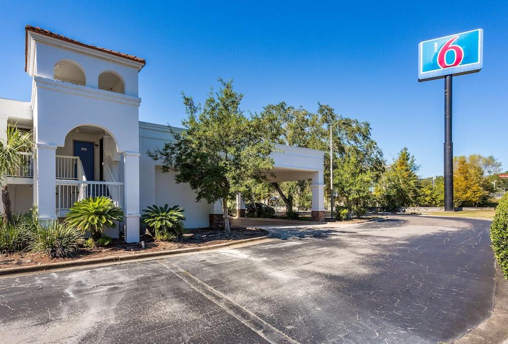 Hotel 6-gainesville, Fl