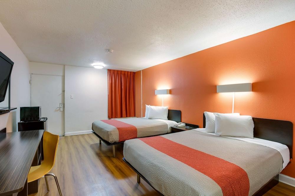 Hotel 6-gainesville, Fl
