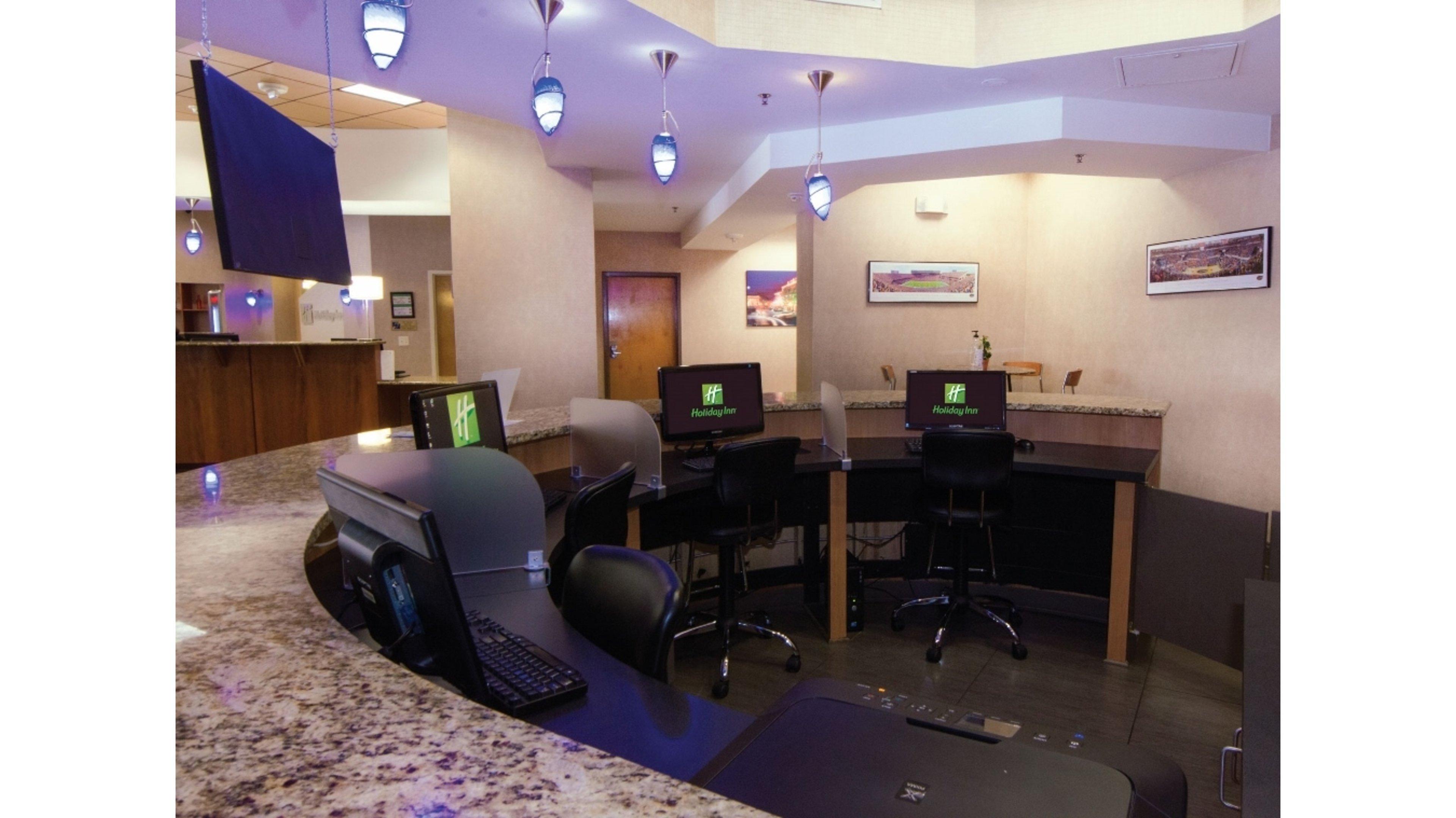 Gainesville-university Center By Ihg 3*