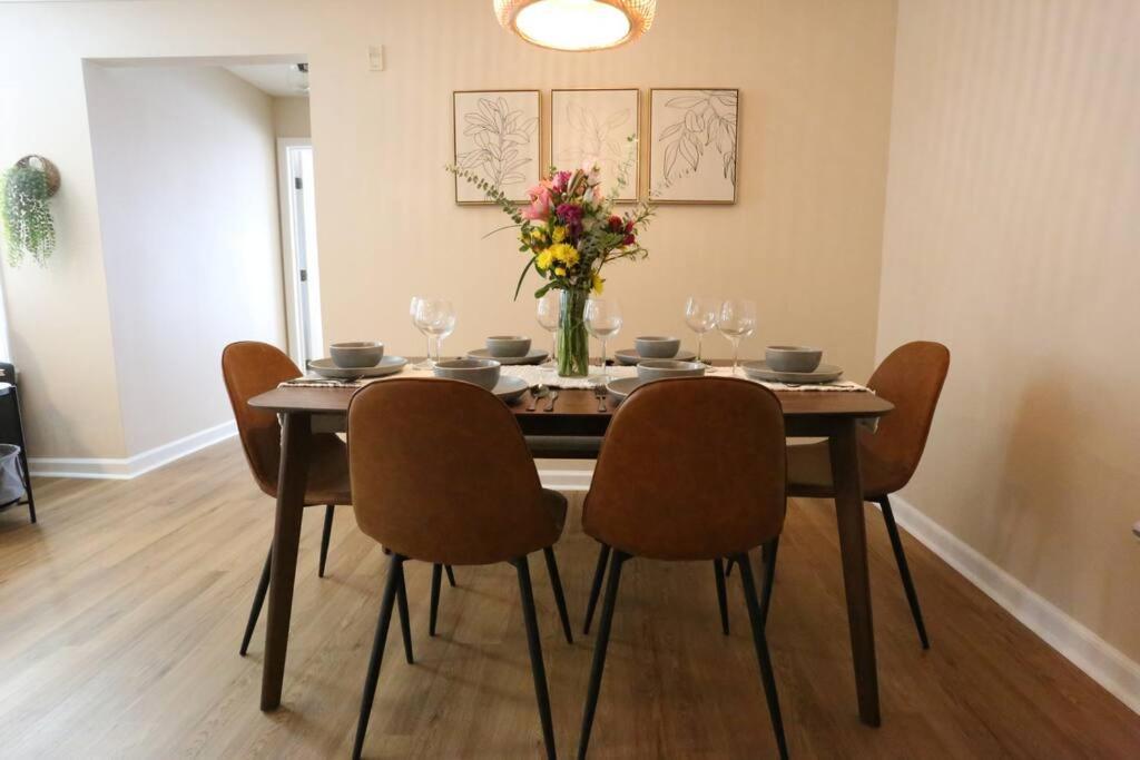 Restful Refuge 2 Bedroom Boutique W Pool & Gym