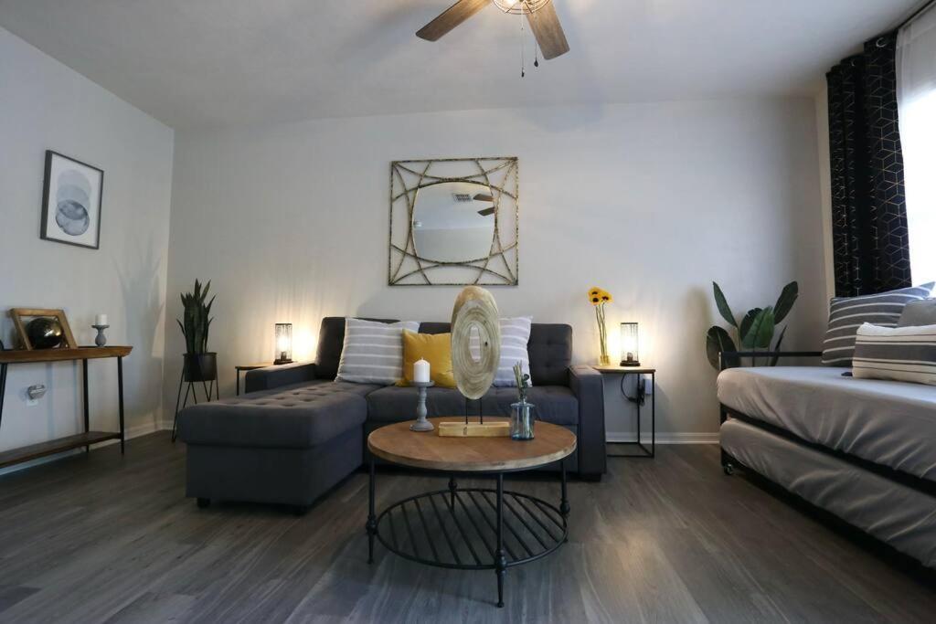 Renovated Modern Industrial 2 Bedroom Gainesville