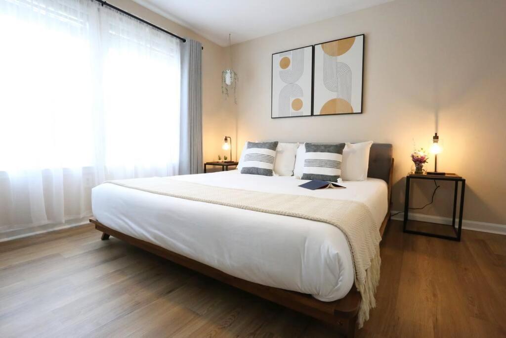 Restful Refuge 2 Bedroom Boutique W Pool & Gym Holiday home Gainesville