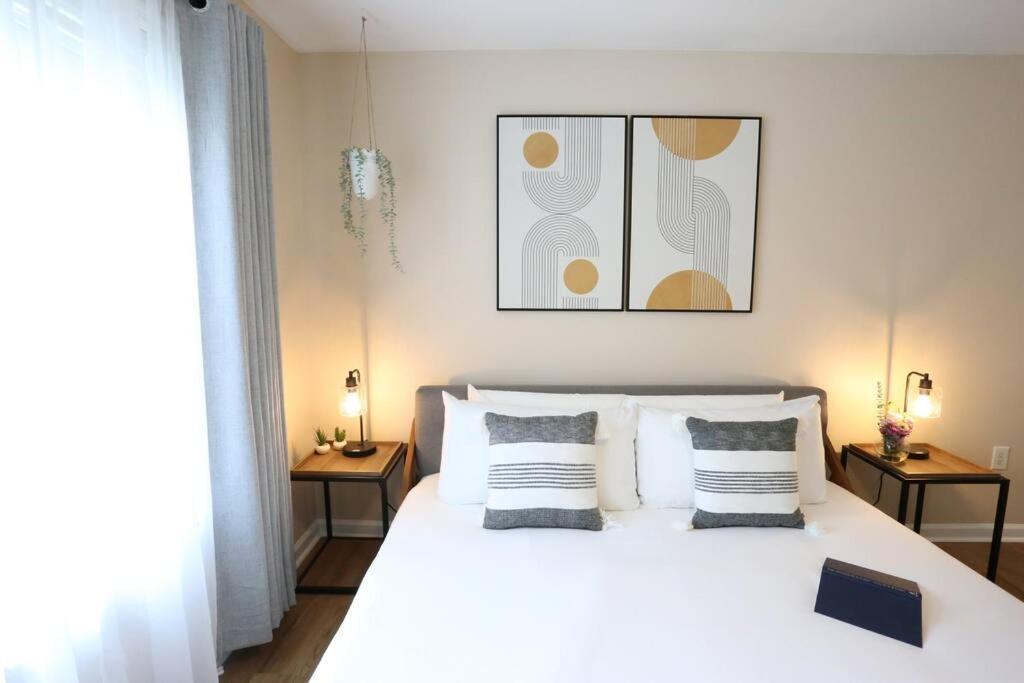 Restful Refuge 2 Bedroom Boutique W Pool & Gym Holiday home Gainesville