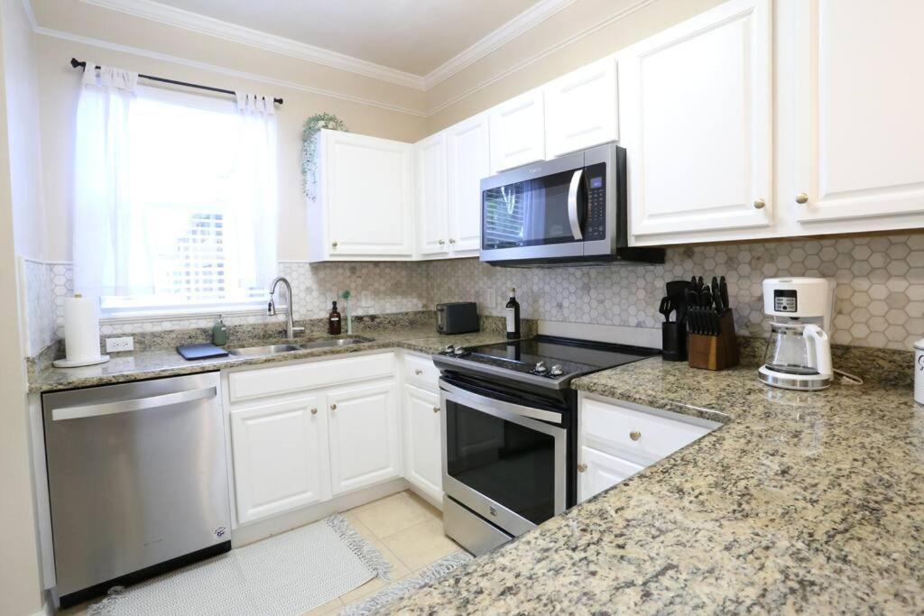 Holiday home Stylish Sanctuary King Beds Upscale *