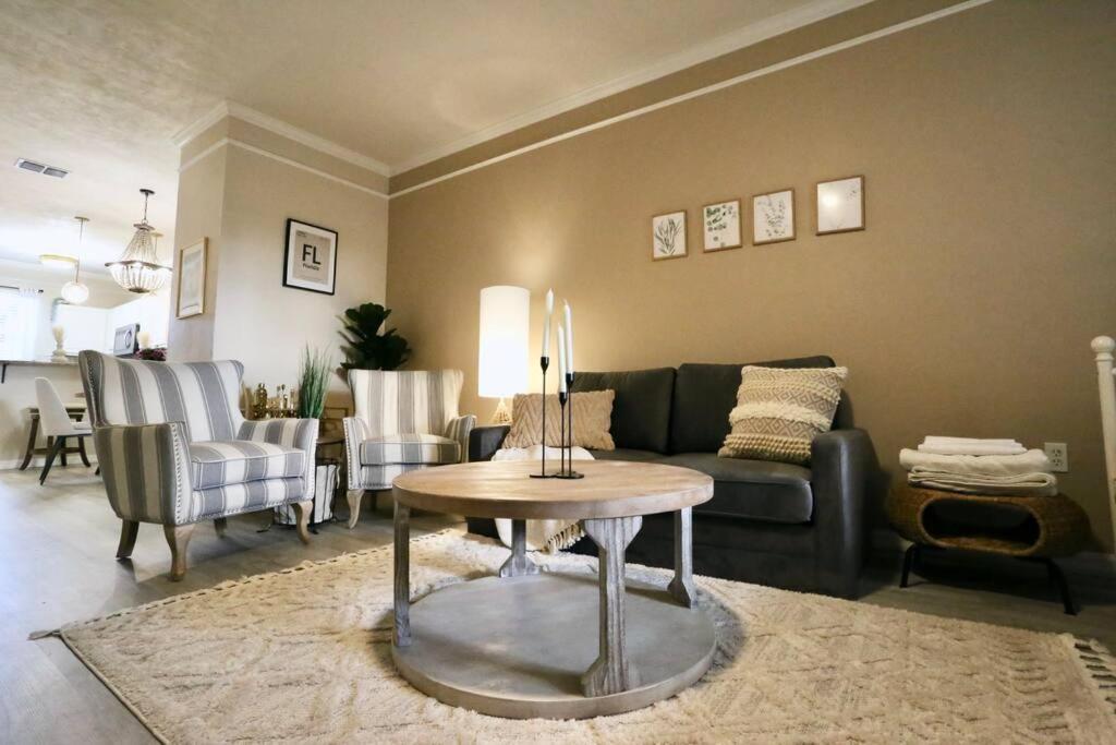 Stylish Sanctuary King Beds Upscale *