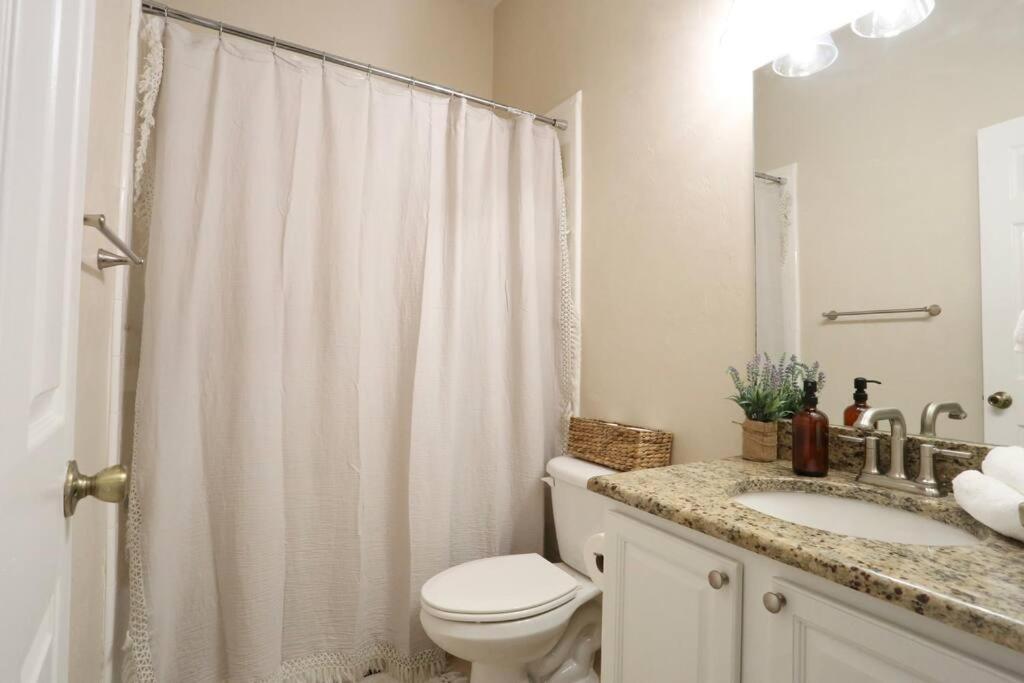 Holiday home Stylish Sanctuary King Beds Upscale Gainesville