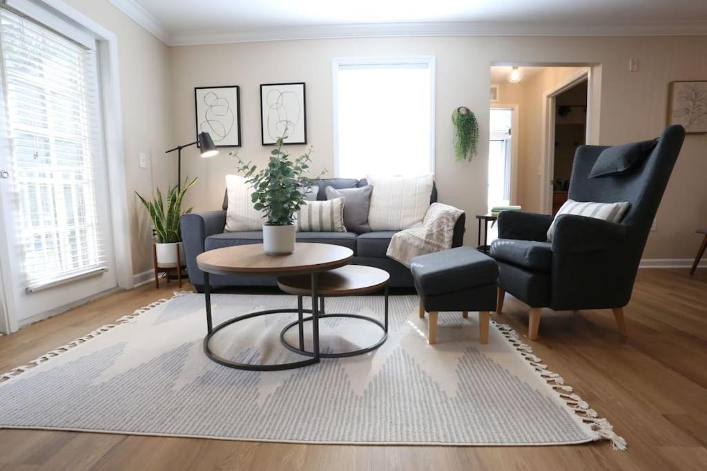 Restful Refuge 2 Bedroom Boutique W Pool & Gym Gainesville