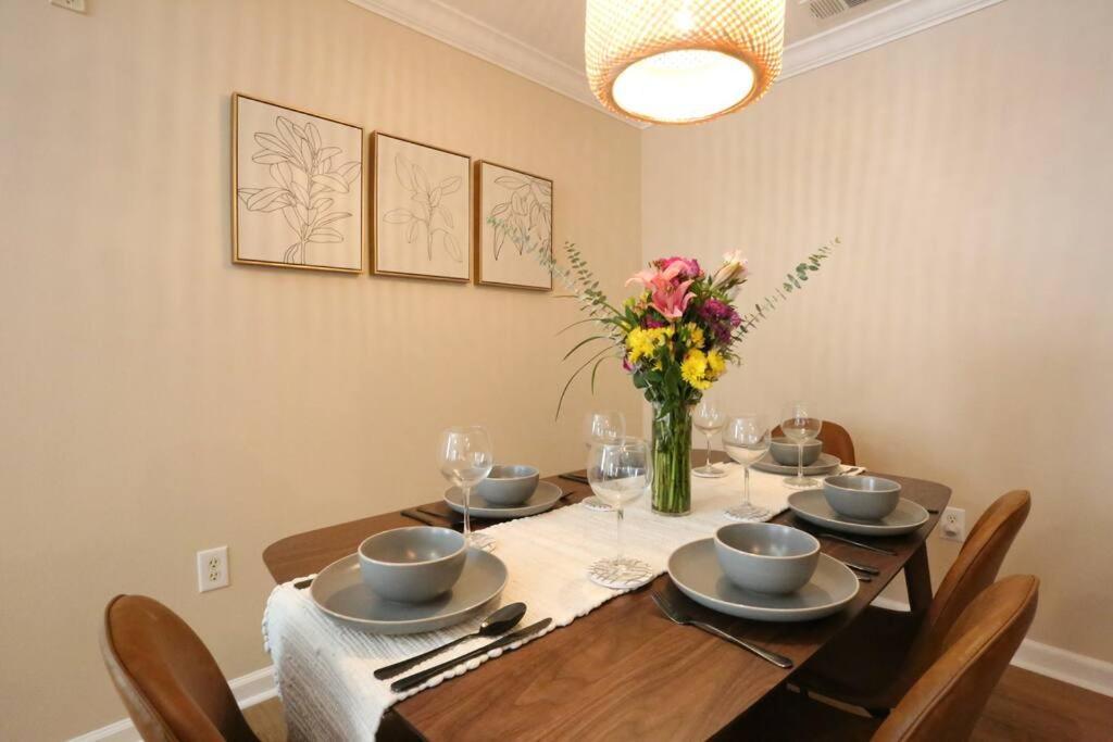 Restful Refuge 2 Bedroom Boutique W Pool & Gym Holiday home