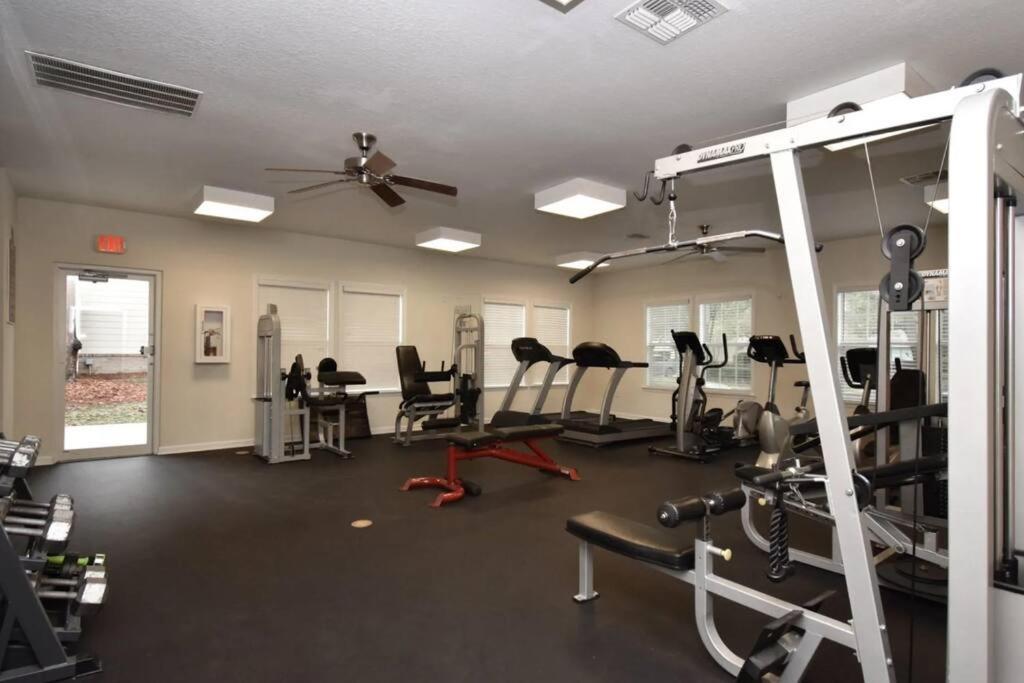 Restful Refuge 2 Bedroom Boutique W Pool & Gym *