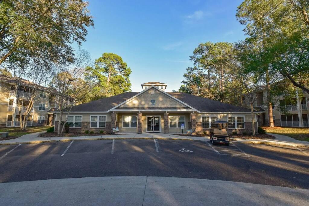 Restful Refuge 2 Bedroom Boutique W Pool & Gym