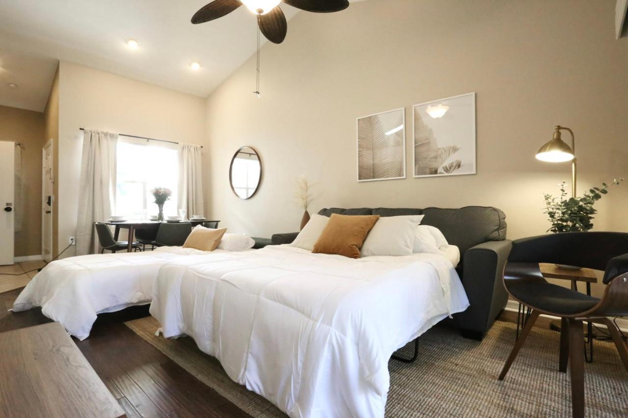 Nomad Retreat King Bed Boutique W Garage * Gainesville