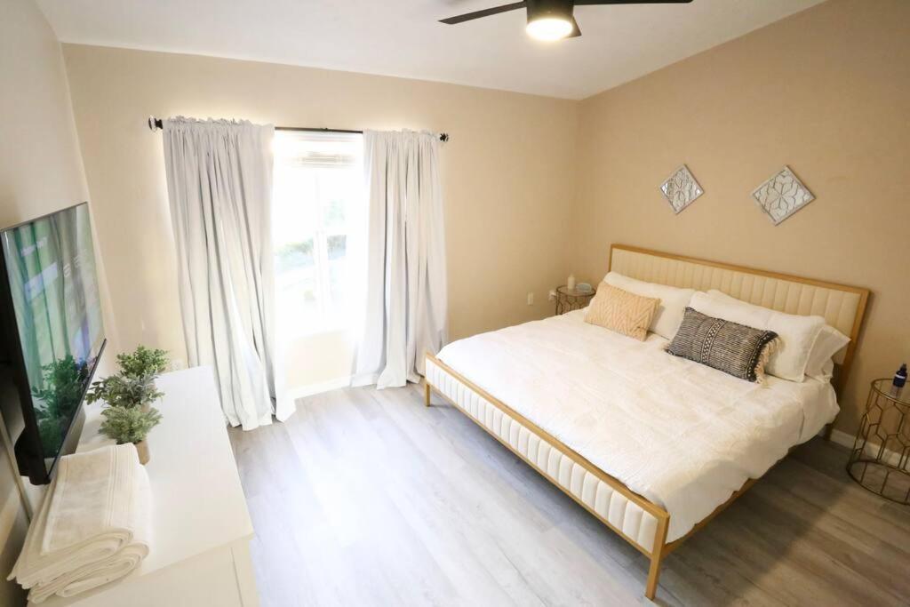 Stylish Sanctuary King Beds Upscale * Gainesville