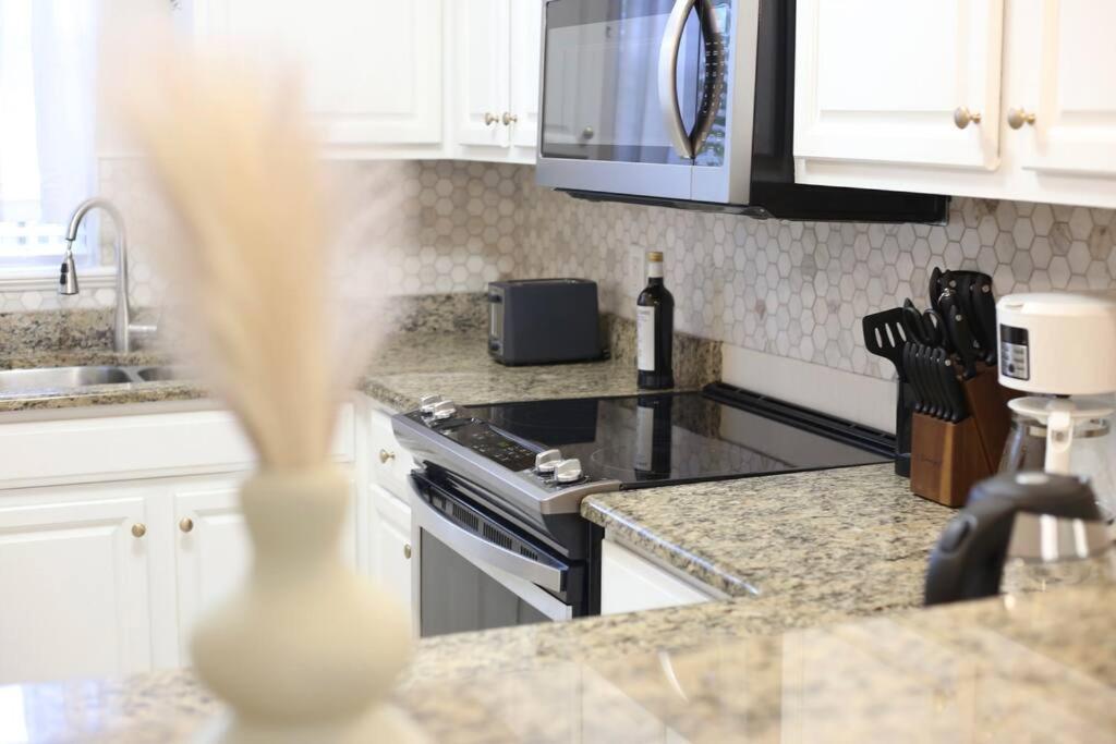 Stylish Sanctuary King Beds Upscale * Gainesville