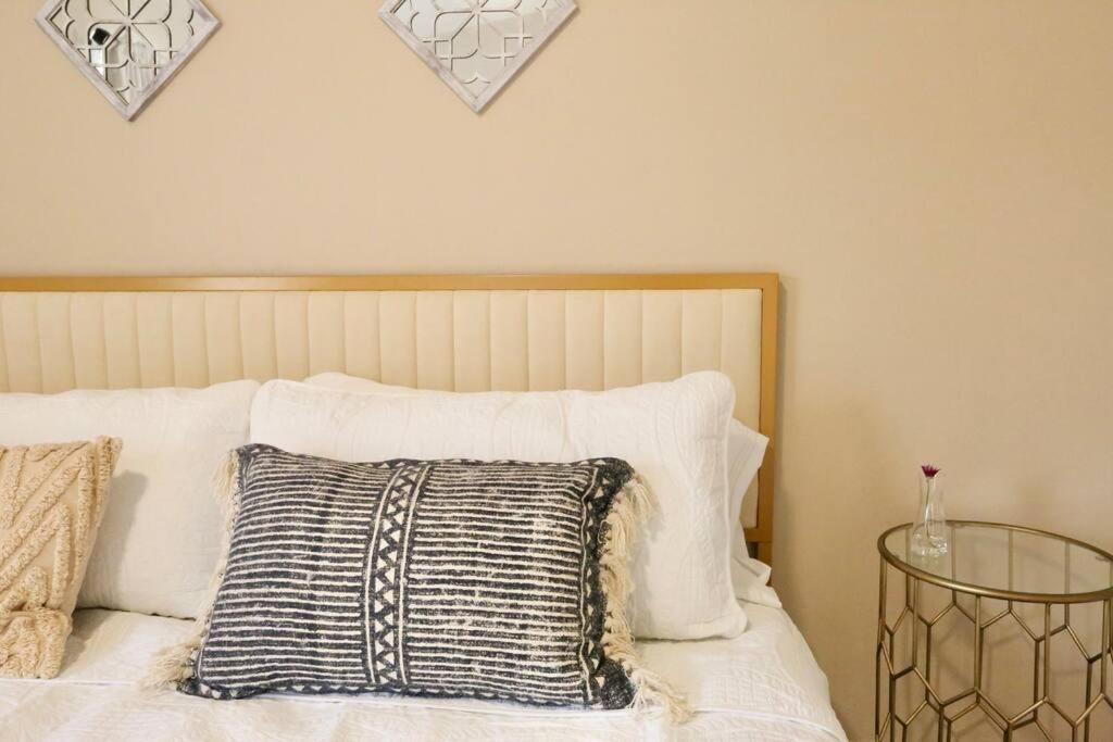 Holiday home Stylish Sanctuary King Beds Upscale *