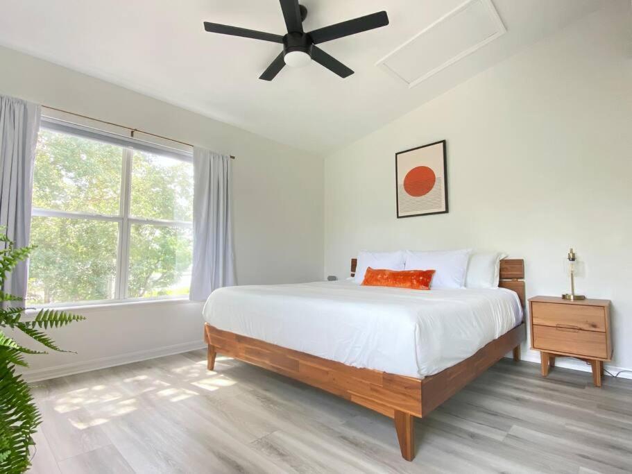 Sanctuary Bright 2 Bedroom King