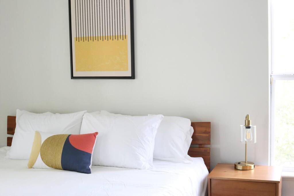 Sanctuary Bright 2 Bedroom King * Gainesville
