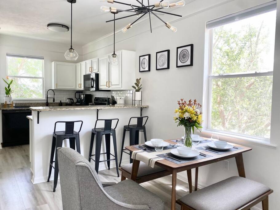 Sanctuary Bright 2 Bedroom King *