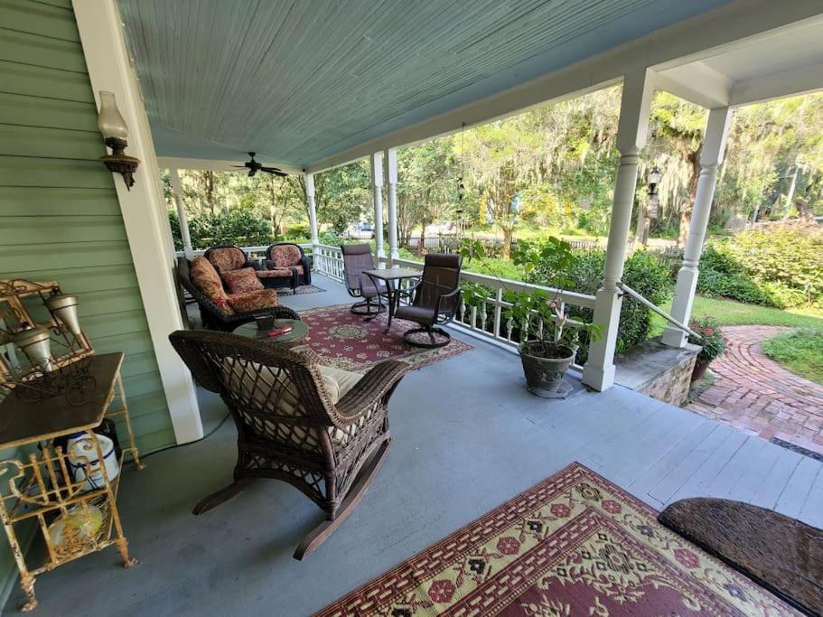 Stardust At The Camellia Rose Downtown Bed & Breakfast Gainesville