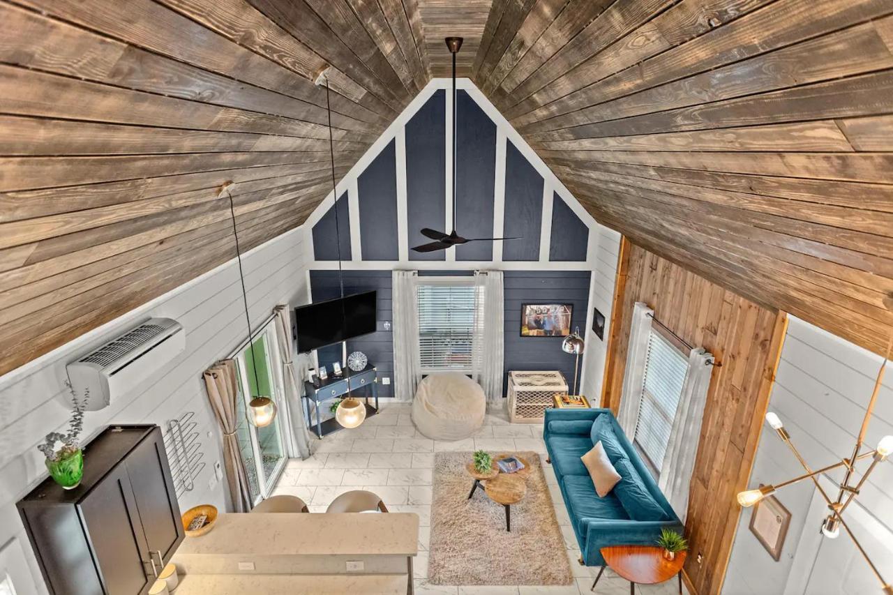 Holiday home Tiny Victorian Built On Tv Show 2br 1 Ba Gainesville