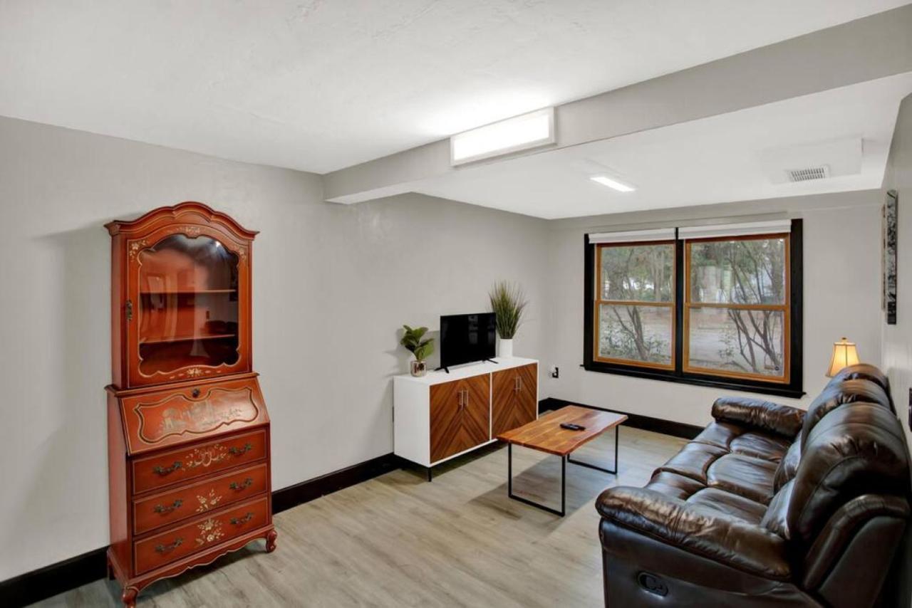 Unique Downtown 2br 2ba Close To Everything Apt.b Apartamento