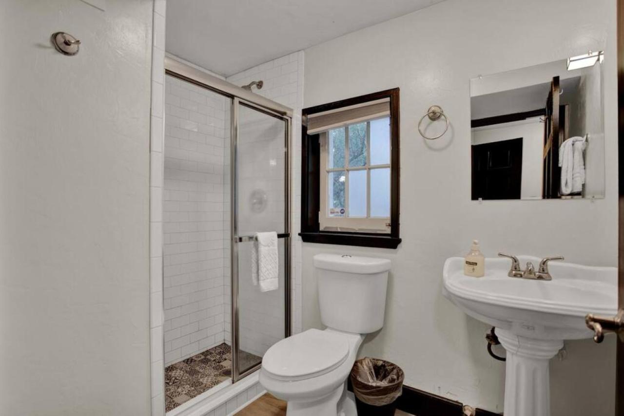 Apartamento Unique Downtown 2br 2ba Close To Everything Apt.b Gainesville