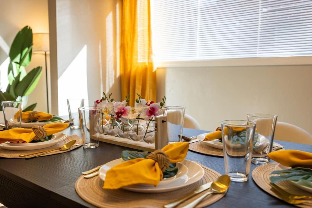 Your Uf Getaway: 1 Block From Campus - 4 Bd Haven Casa de férias Gainesville