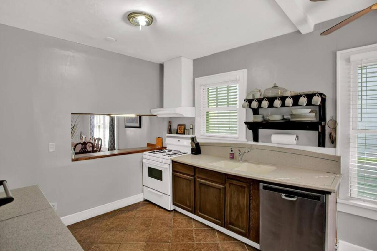 Casa de férias 1940 Seen On Fyi, 2bd 2ba Gainesville