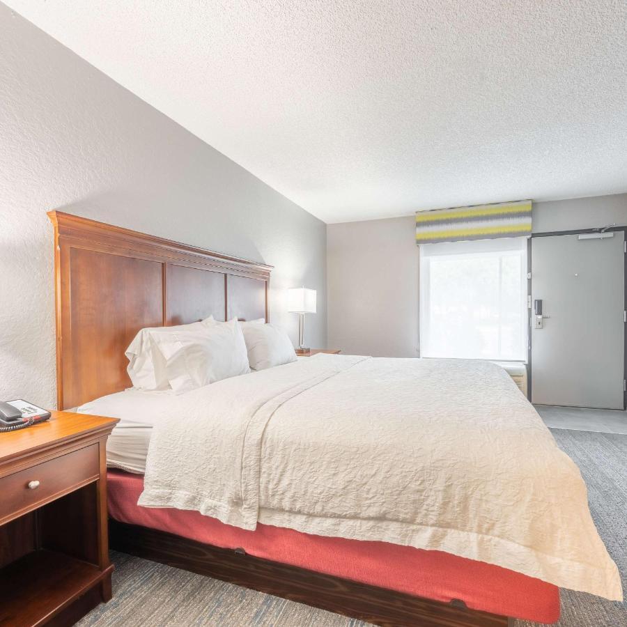 Hampton Hotel 3*