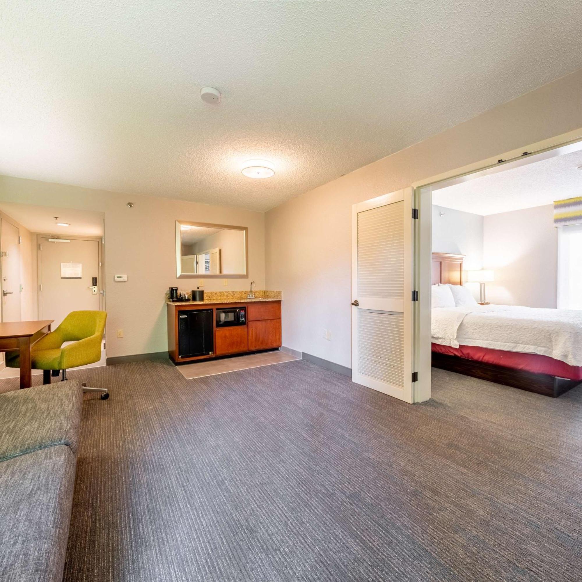 Hotel Hampton 3*