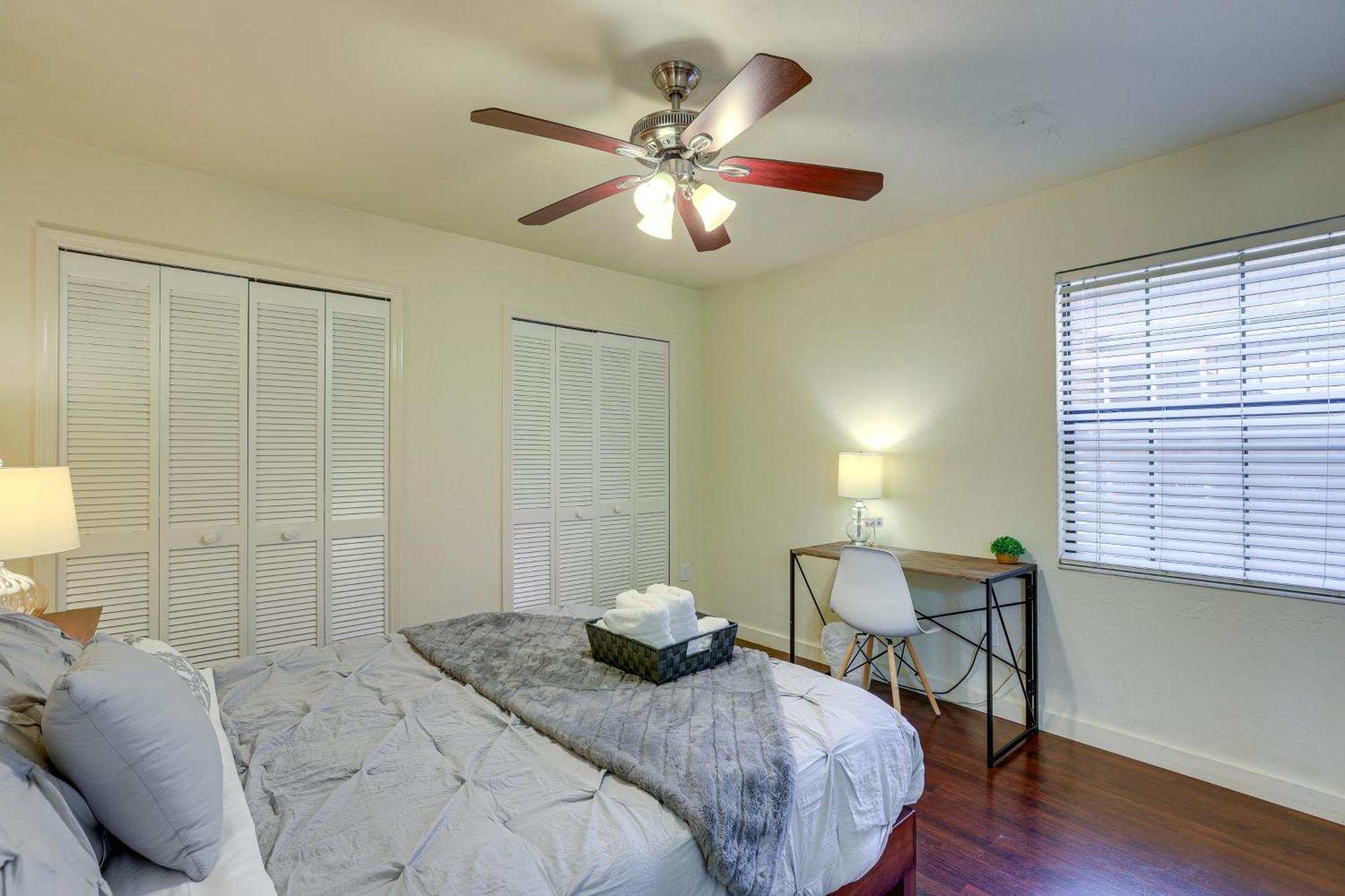 Holiday home Townhome With Patio About 3 Mi To Uf!