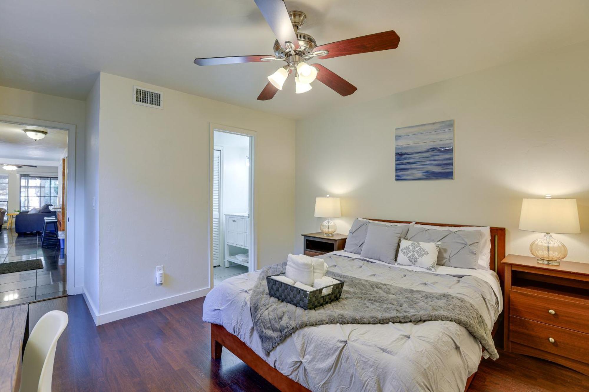 Townhome With Patio About 3 Mi To Uf! Holiday home *