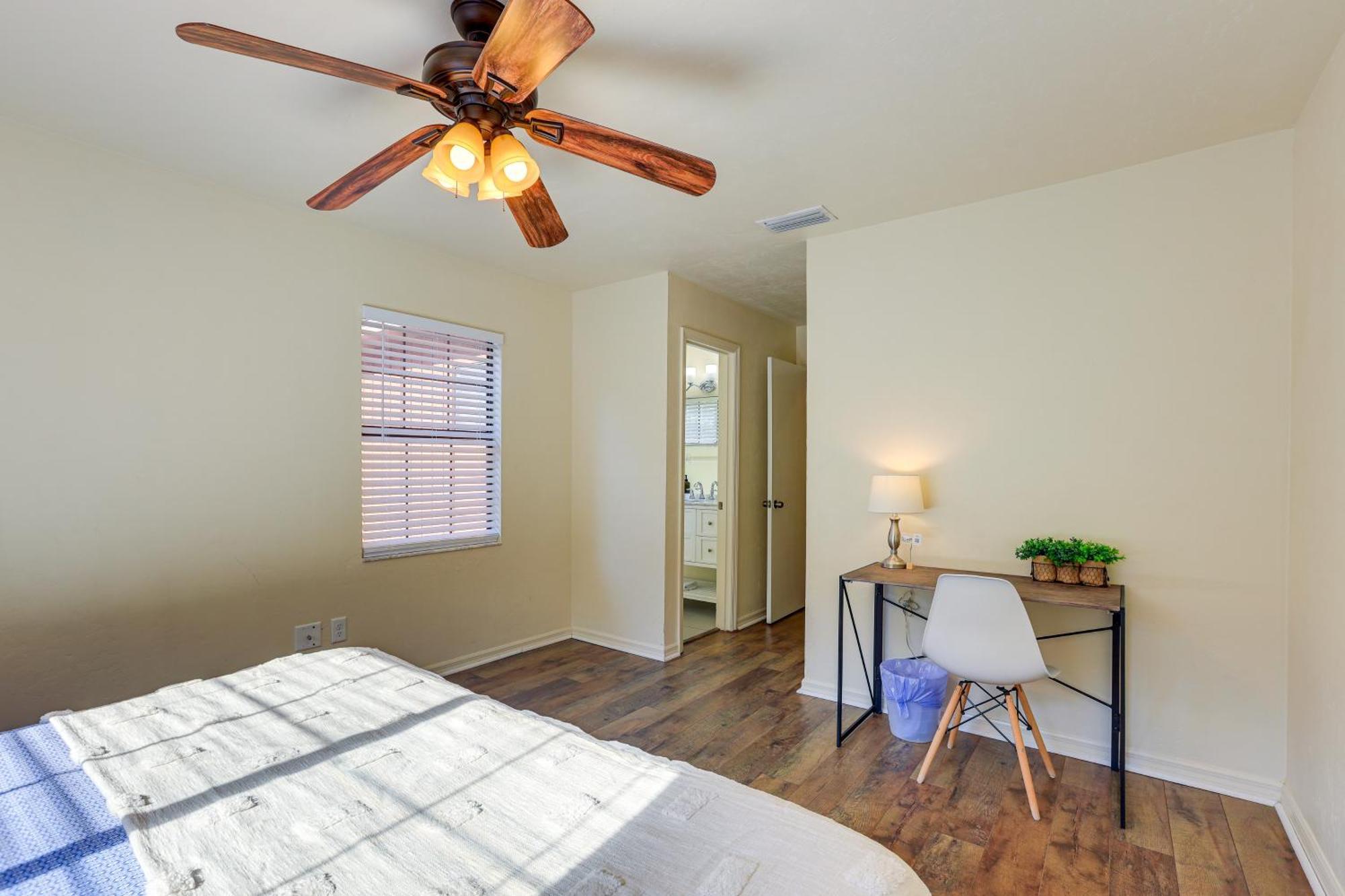 Holiday home Townhome With Patio About 3 Mi To Uf! *