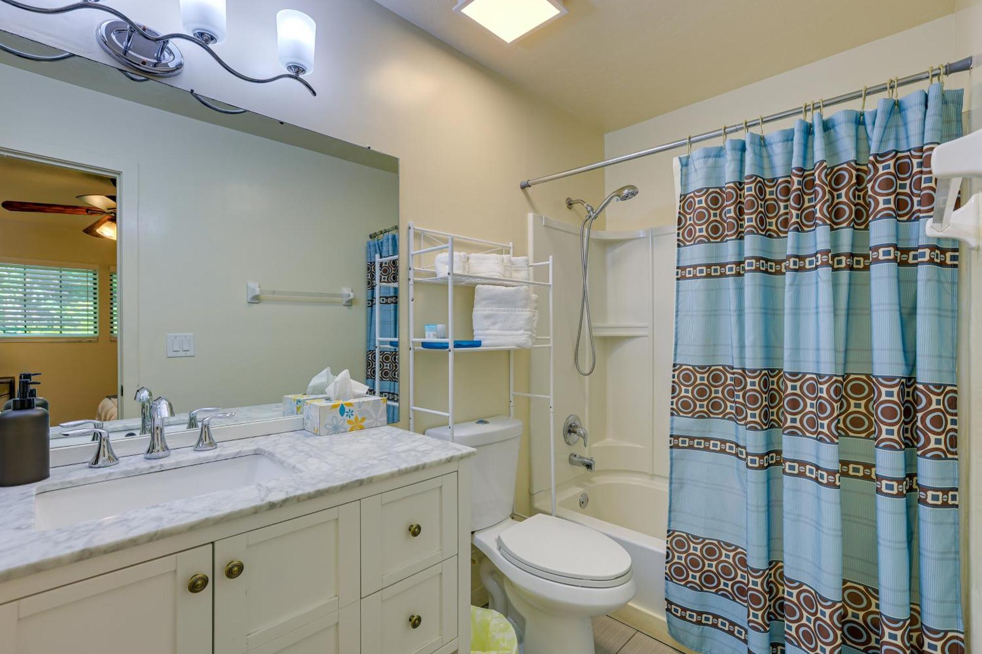 Townhome With Patio About 3 Mi To Uf! Holiday home
