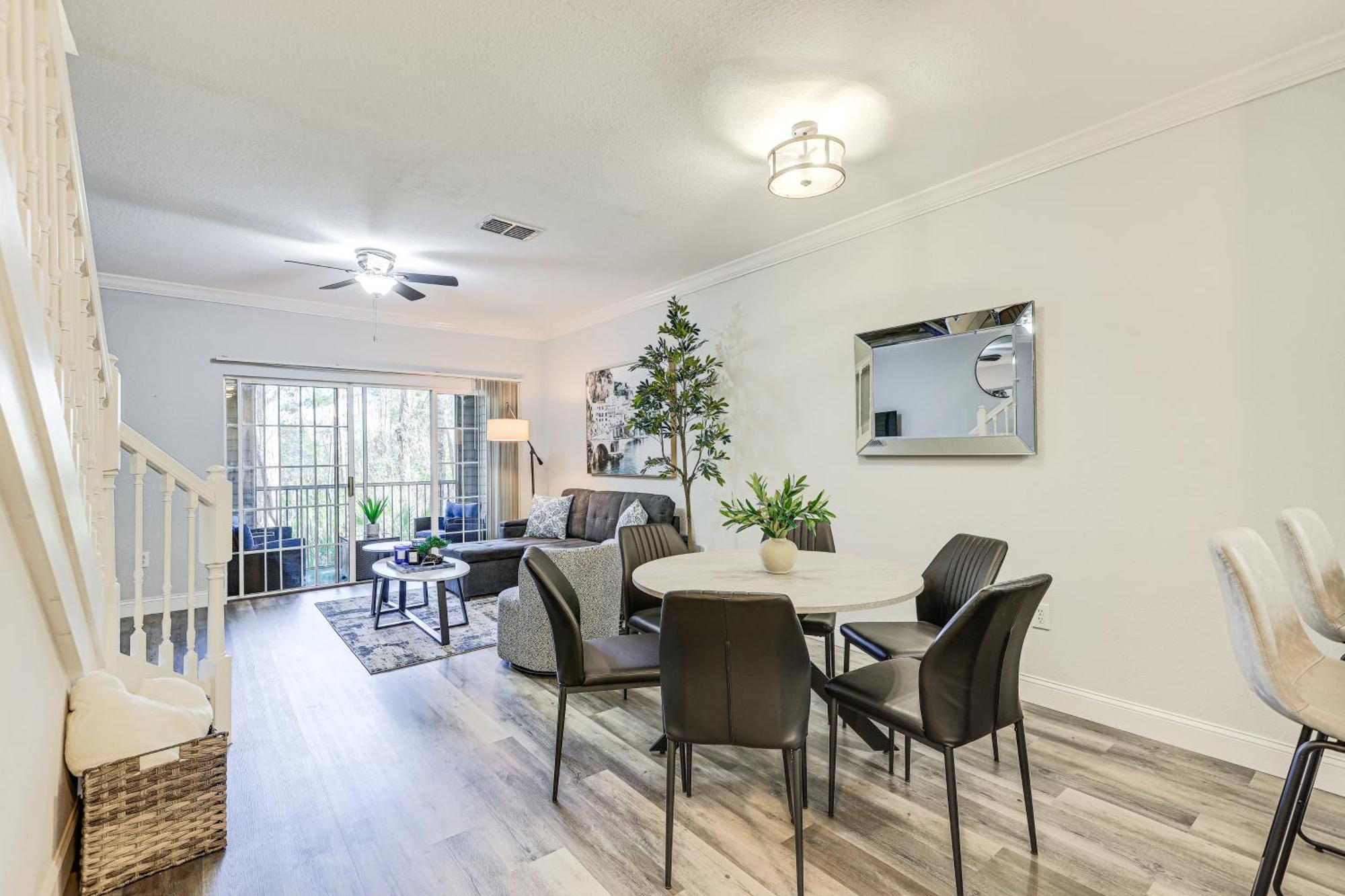 Tranquil Gem With Lanai And Pool Access!