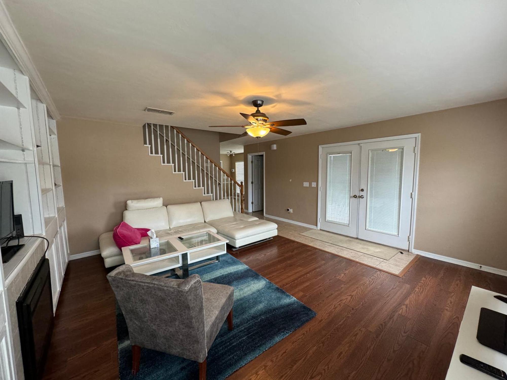 House With Style And Huge Balcony * Gainesville