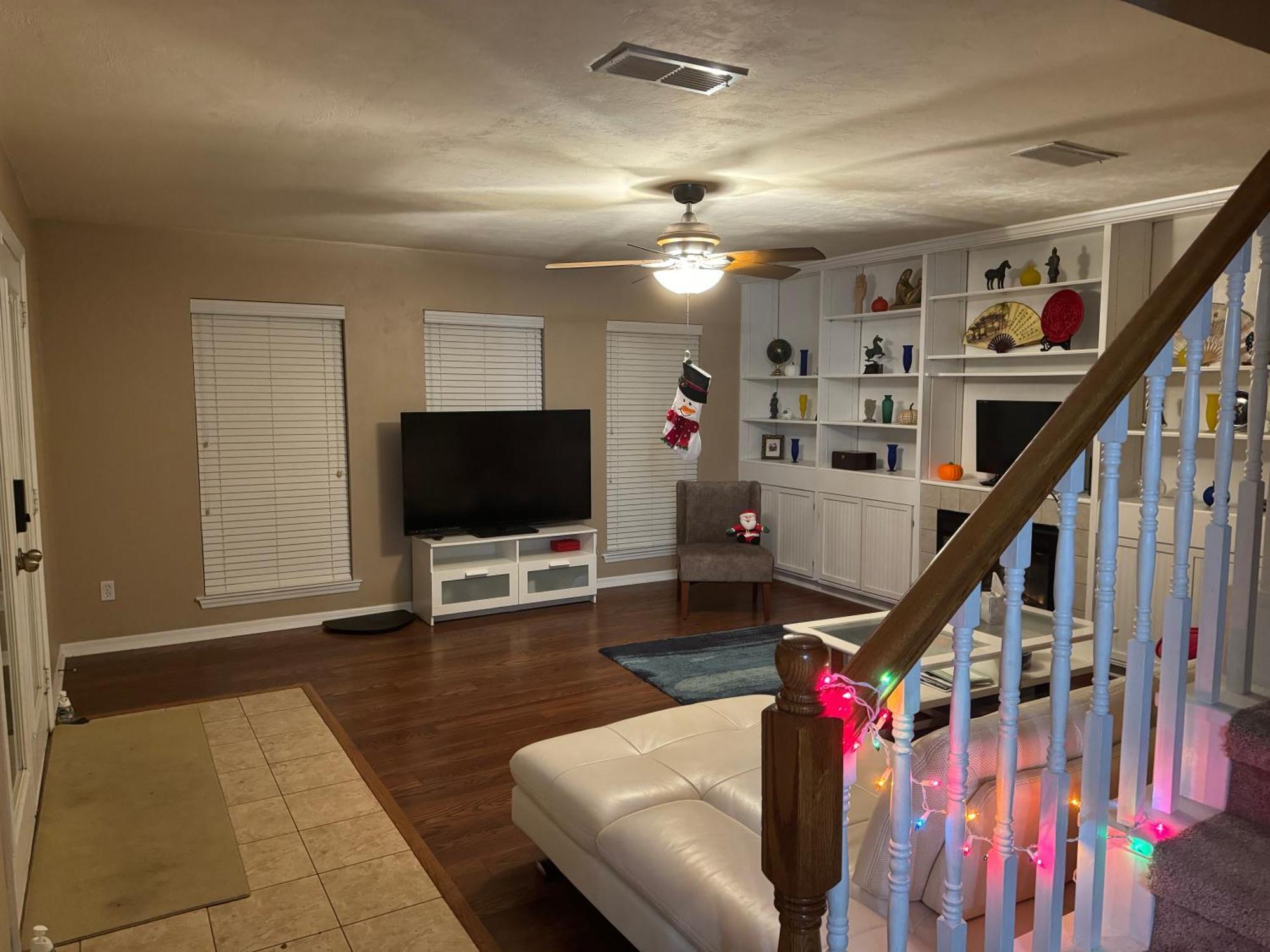 House With Style And Huge Balcony Gainesville