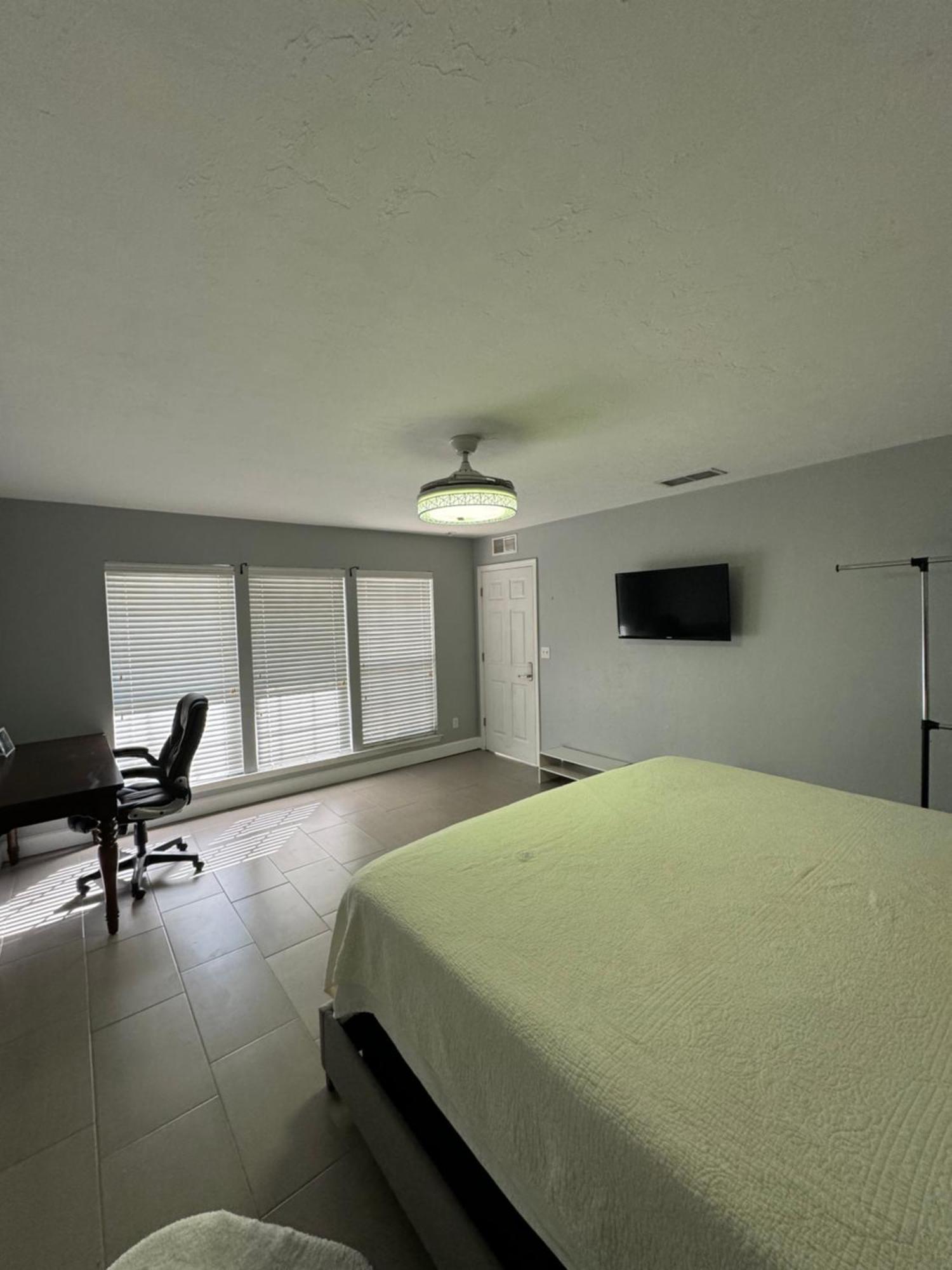 House With Style And Huge Balcony Holiday home Gainesville