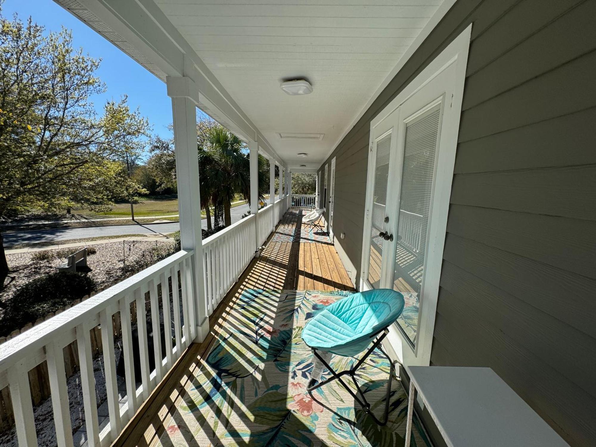 House With Style And Huge Balcony * Gainesville