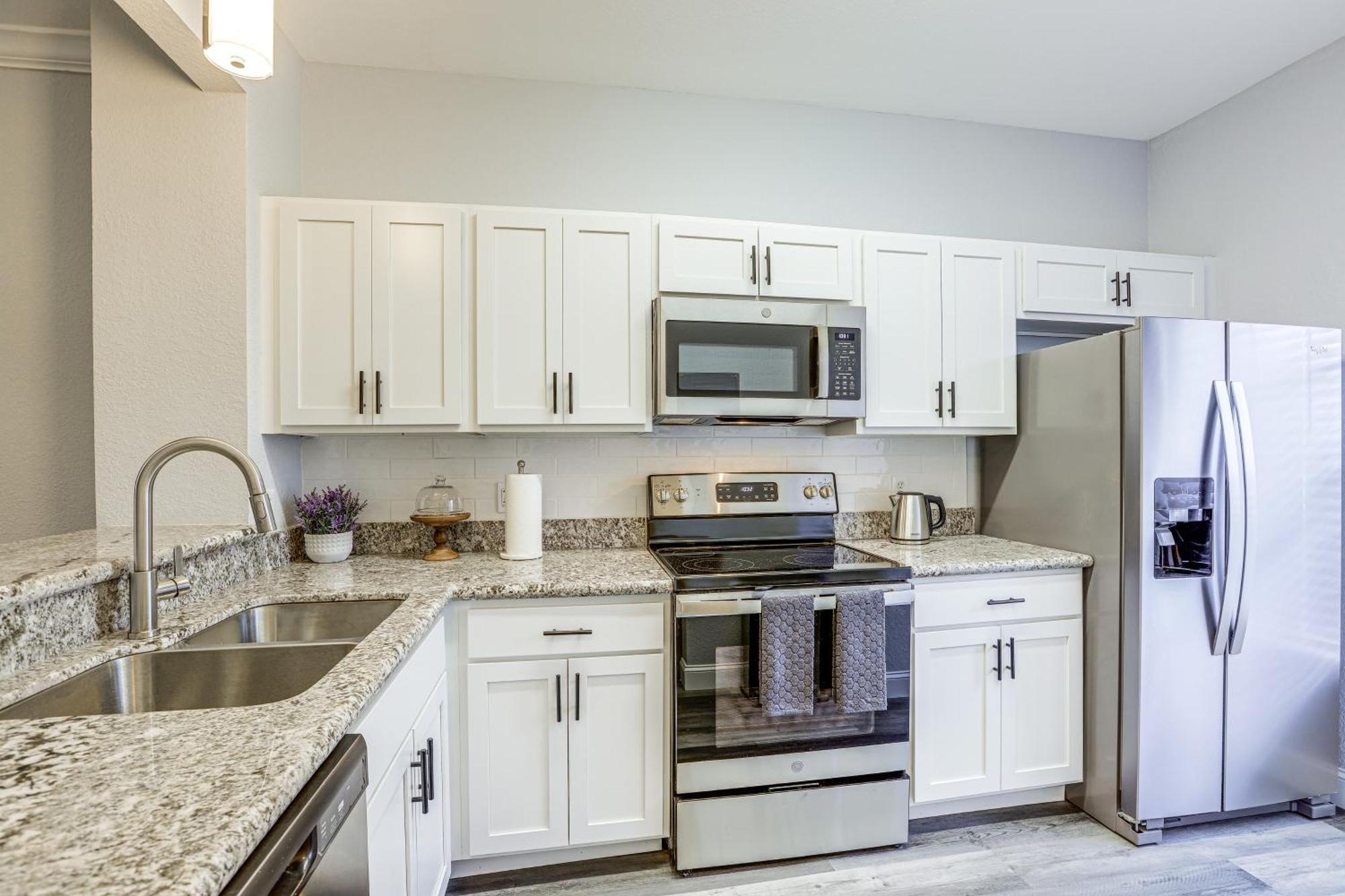 Tranquil Gem With Lanai And Pool Access! * Gainesville