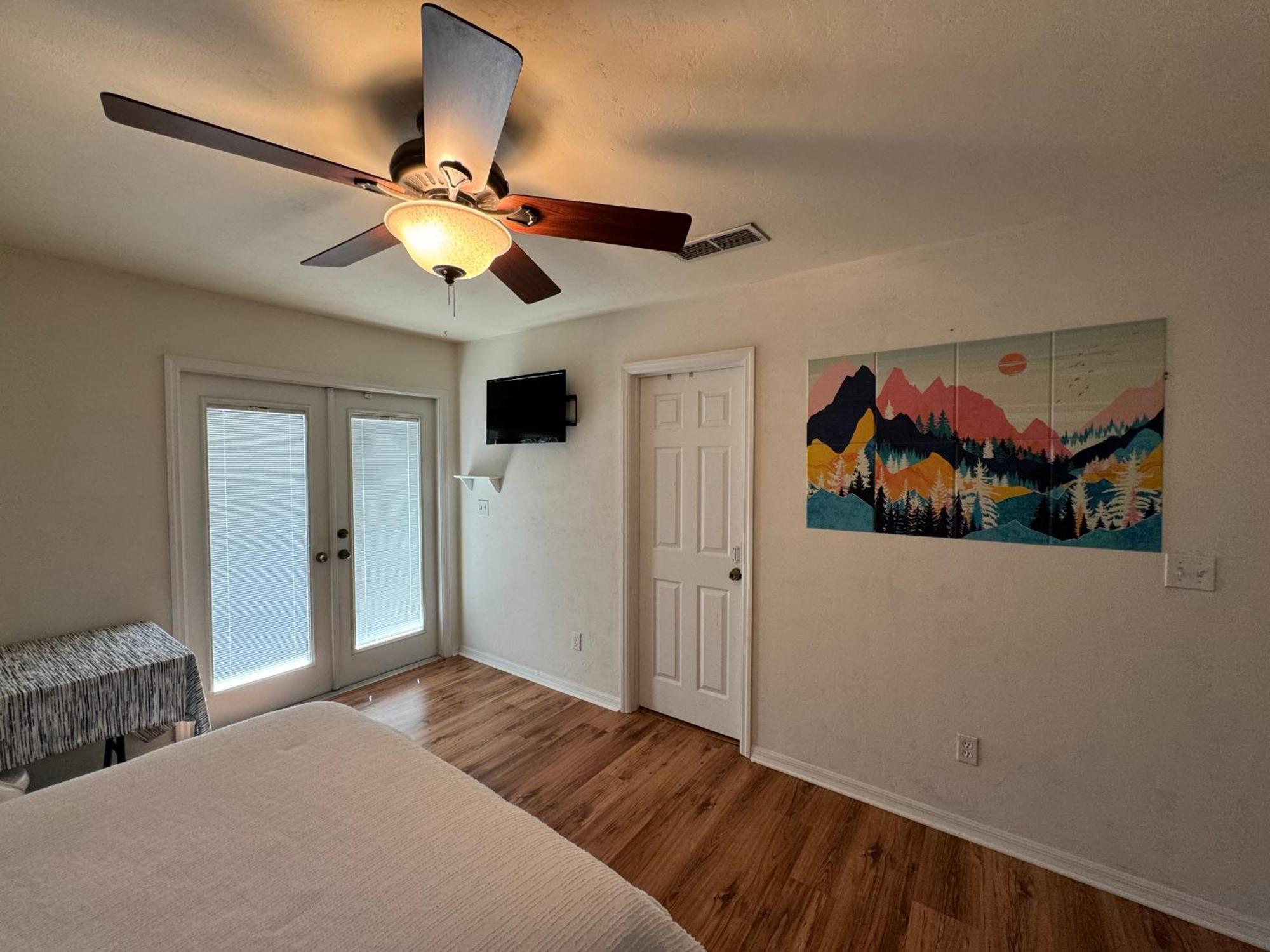 Spacious In A House Gainesville