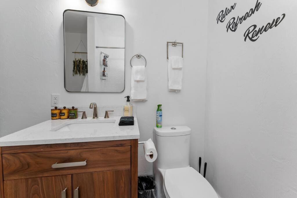 Smart Bungalow: 10-min To Uf, Location