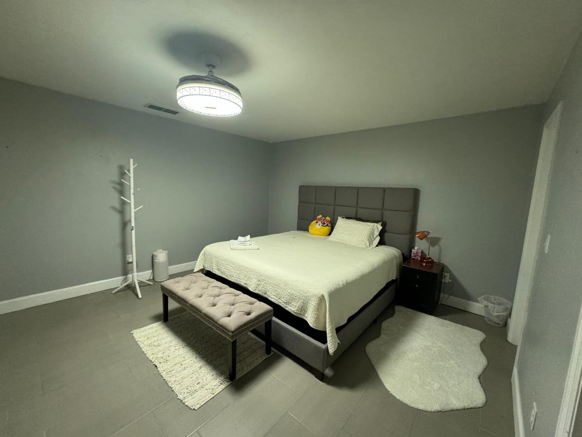 Spacious In A House * Gainesville