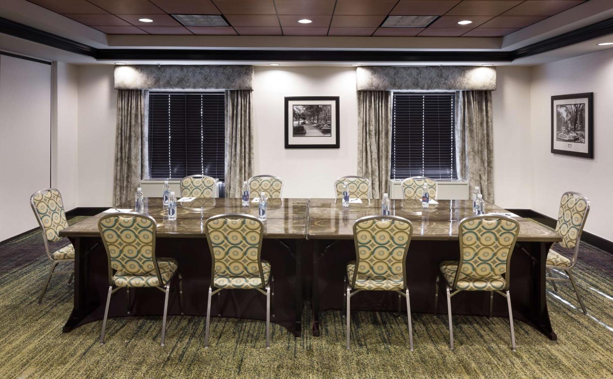 Hotel Hampton & Downtown 3*