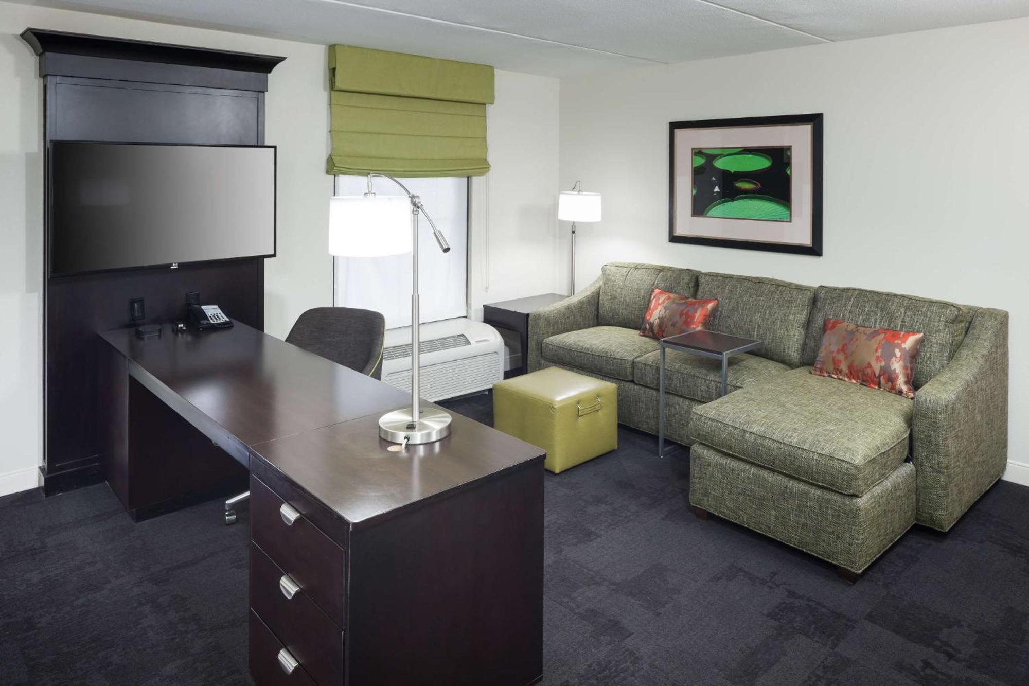 Hampton & Downtown Hotel