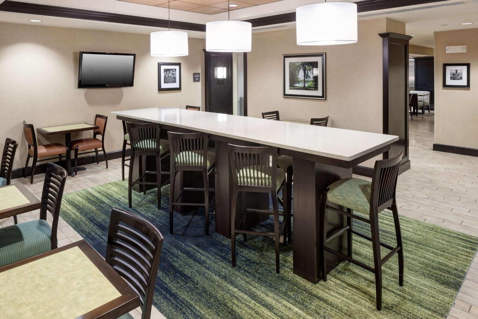 Hampton & Downtown Hotel