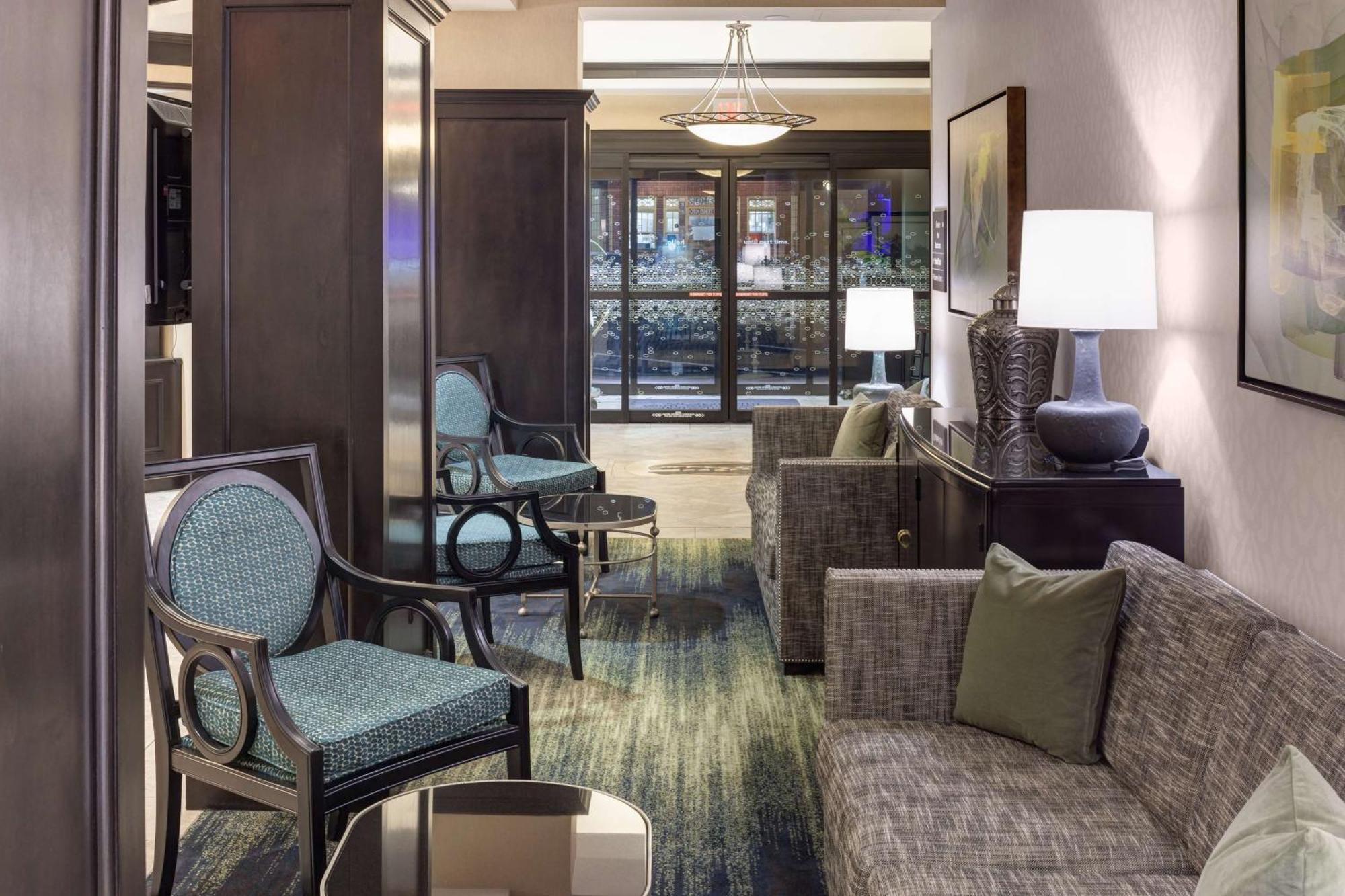 Hotel Hampton & Downtown 3*