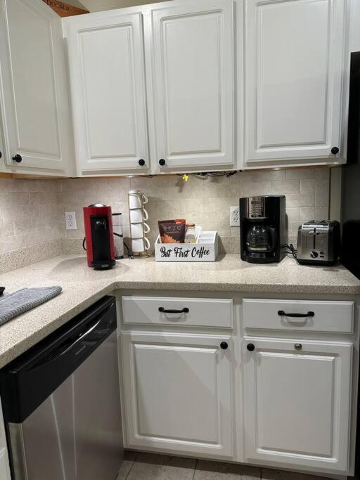 Great3bed&3bath. 2balconies. Perfect Neighborhood *